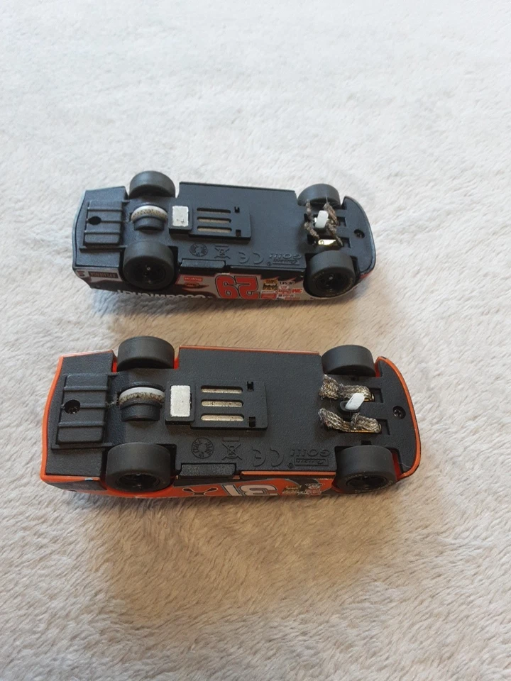 NASCAR 1/32 Coches Ranura 29 Kevin Harvick y 31 Jeff Burton Lote de 2 Funcionan Excelente Foto 3 de 4