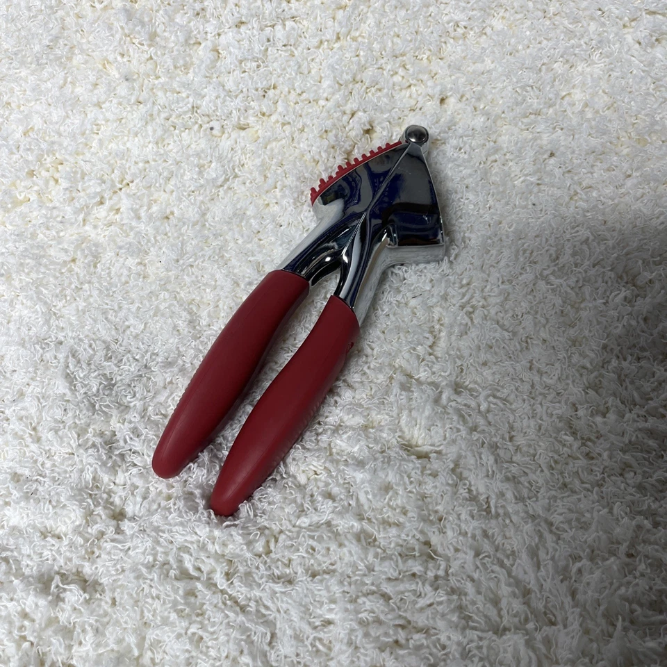 Trudeau 2 in 1 Garlic Duo Garlic Press & Slicer - RED Great Condition - Image 2 of 4