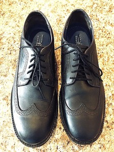 skechers wingtip