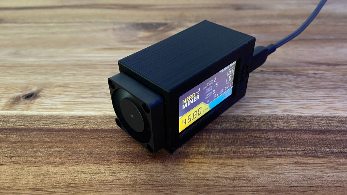 NerdMiner V2 / BTC Lotto in Schwarz + Gehäuse + Kühlkörper + Lüfter +  78KH/s | eBay.de