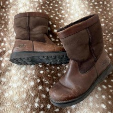 Vintage UGG 5263 Women  s US 4 Brown Leather Mid-Calf Sheepskin Lined Boots