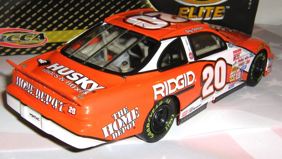 RCCA ELITE / TONY STEWART / #20 = HOME DEPOT = RÍGIDO / GRAN PREMIO PONTIAC 2001 Foto 3 de 4