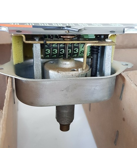 Speedometer Speedo Unit & Dial HK Holden NOS VS10594 VERY RARE - Picture 5 of 10