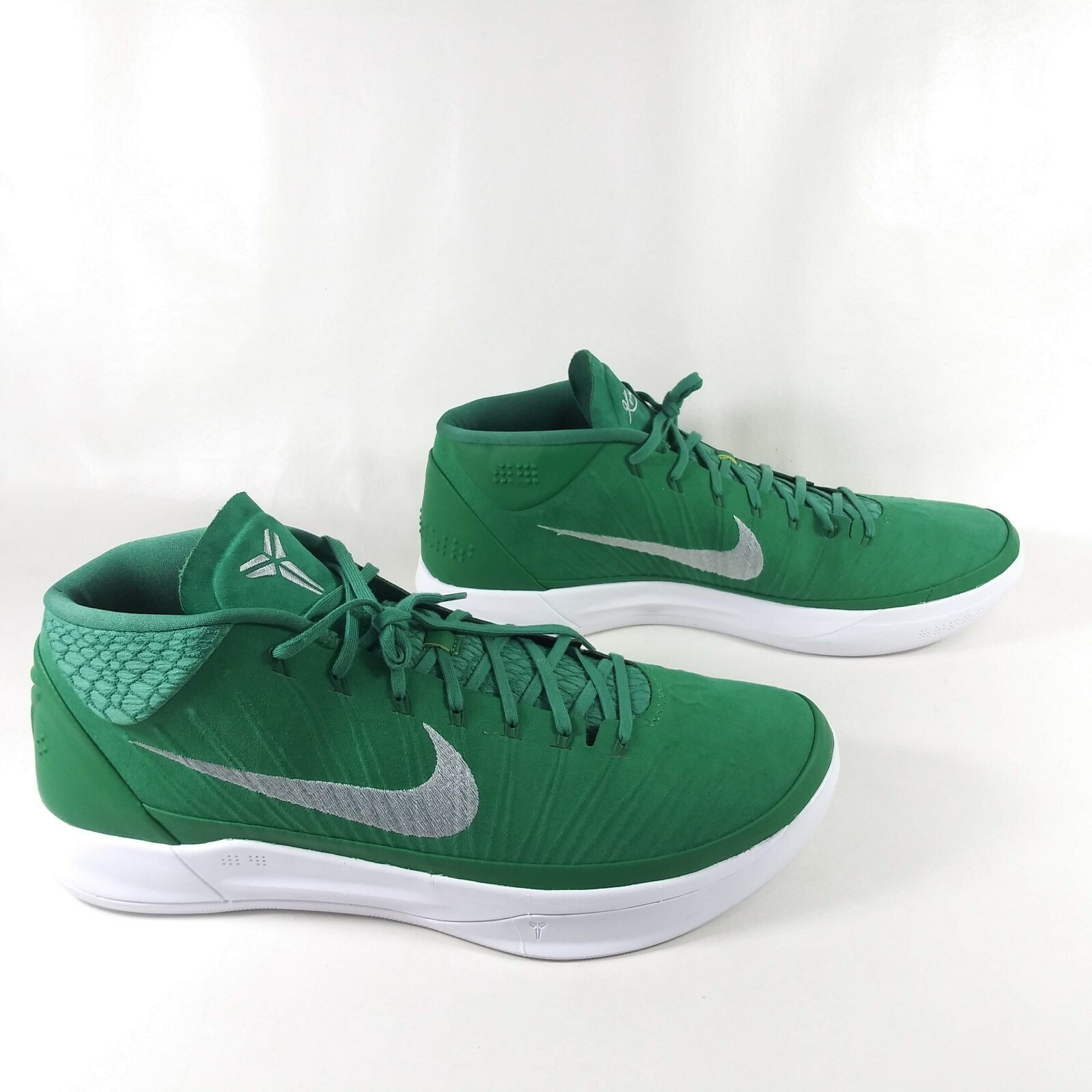 Size 17.5 - Nike Kobe A.D. Mid Clover 