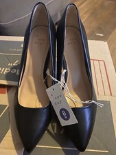 A New Day NWOB Faux Suede Wedge Pumps Shoes Size 6