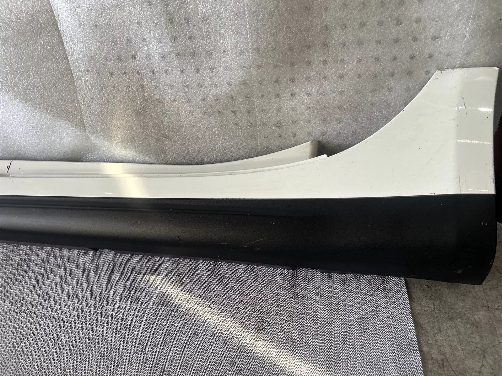 2014 - 2024 MASERATI GHIBLI LEFT ROCKER MOLDING COVER OEM 670010789