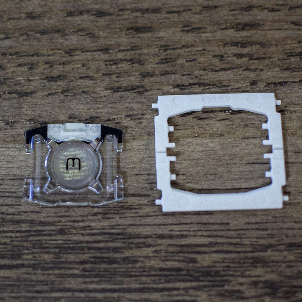 MacBook Pro Actuator + Butterfly Clip for A1706 A1707 A1708 A1989 A1990 A2159 - Image 4 of 4