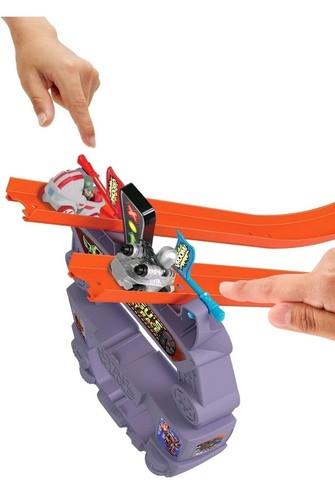 Hot Wheels Racer Verse Star Wars Grogu Vs: The Mandalorian Playset - Picture 4 of 16