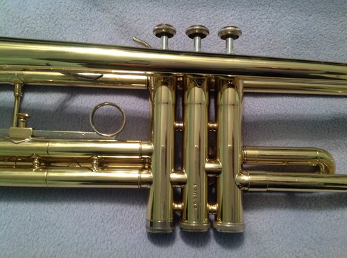 bach usa brass trumpet with fresh lacquer completely restored!