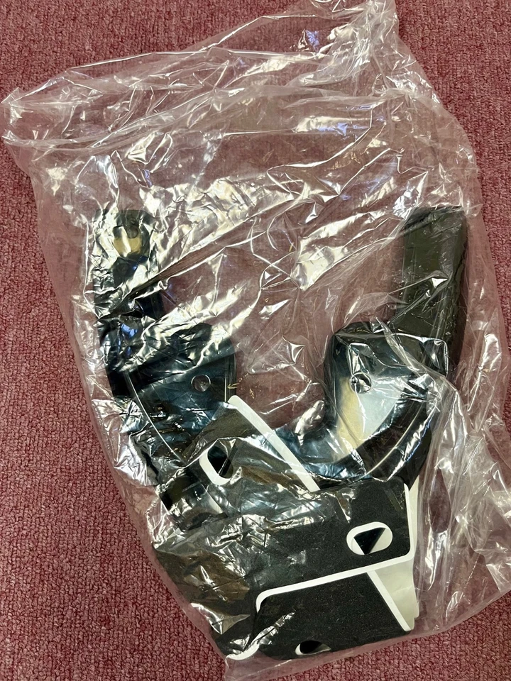 Harley-Davidson 51140-04 Fender Base Plate Black 02-06 V-Rod VRSCA, VRSCB, VRSCD - Imagem 3 de 4