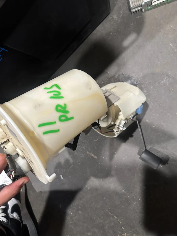 2010 2015 TOYOTA PRIUS ТОПЛИВНЫЙ НАСОС OEM + - Изображение 3 из 4