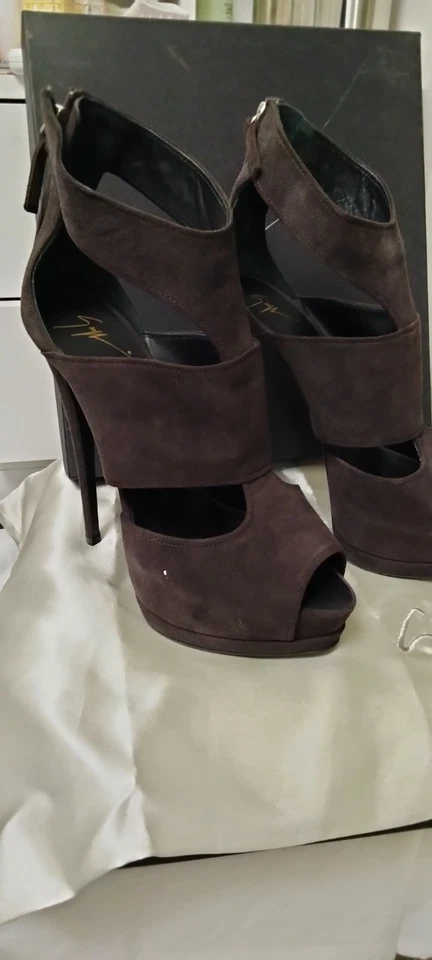 Giuseppe Sanotto T Strap Heels - Image 3 of 3