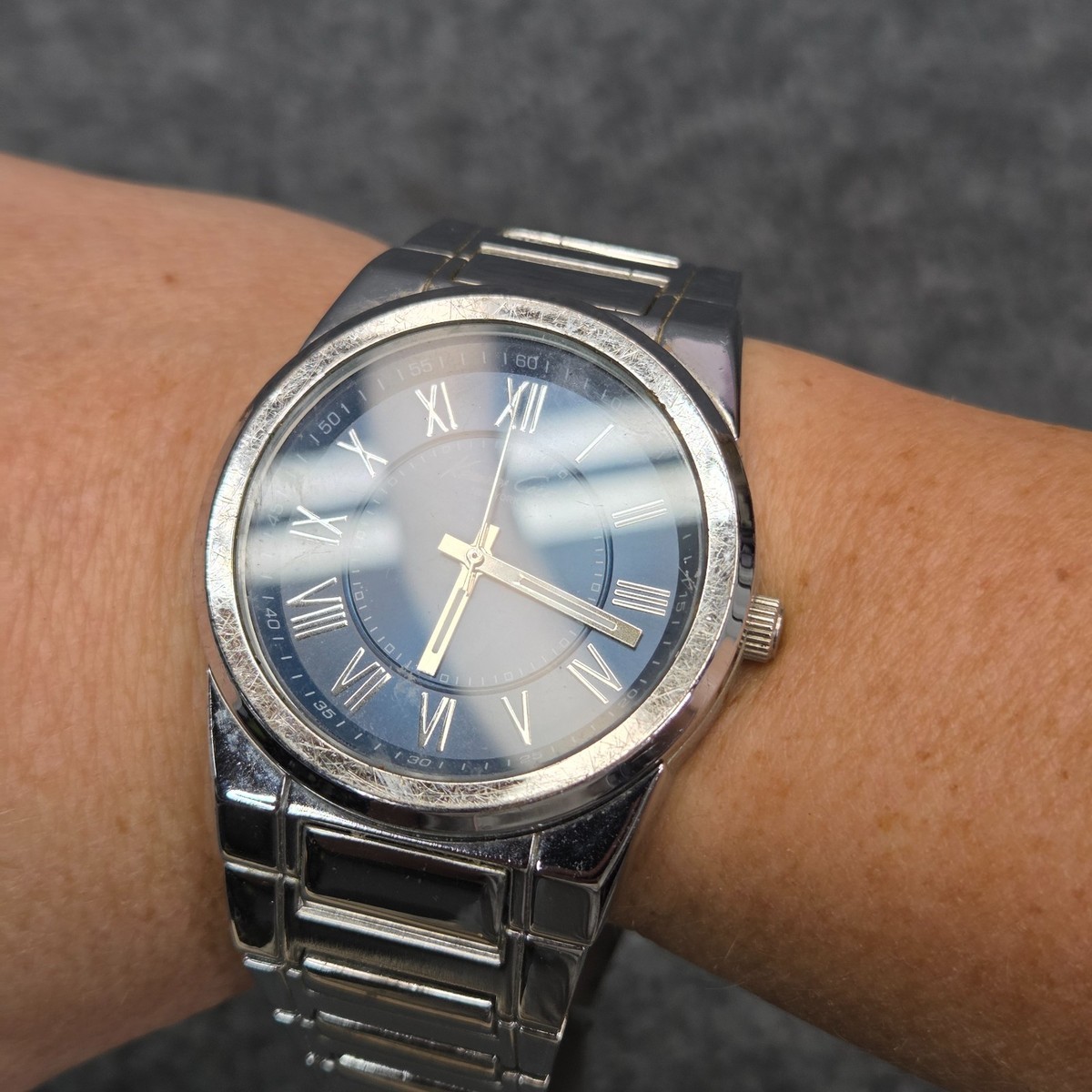 Kenneth Cole New York Silver and Blue Dress Watch Mens Needs  display picture 1