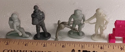Marx, Tim-Mee etc. #A142 Vintage SPACE  playset Alien, Figures!