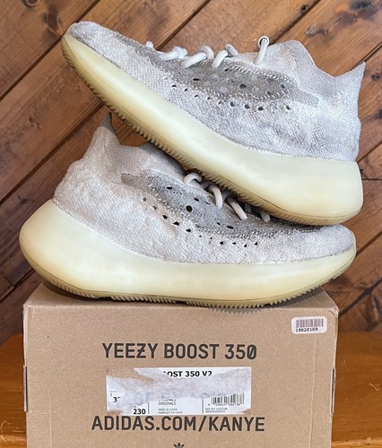 yeezy calcite glow sizing