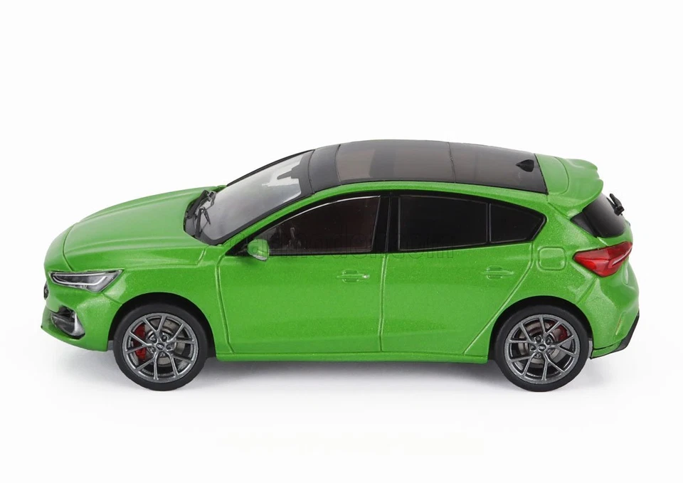 MODELLINO AUTO STATICO IXO MODEL FORD FOCUS ST 2022 VERDE MODELLISMO SCALA 1:43 - Immagine 3 di 4