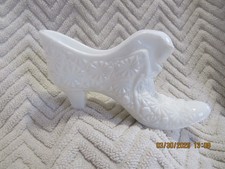Vintage Fenton Milk Glass Shoe Cat Head Slipper Daisy and Button High Heel
