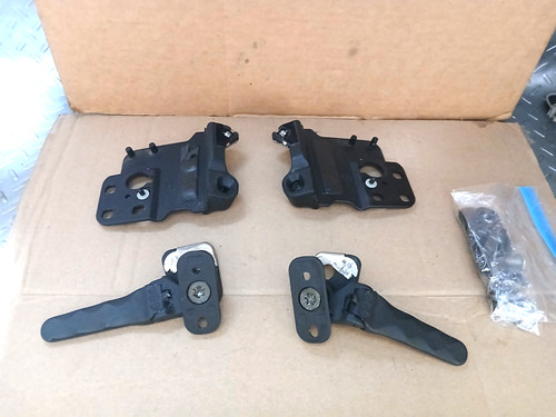 2005-2014 OEM FORD Mustang Convertible Roof Top LH & RH Lock Latch & Bow Clamp