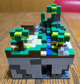 2012 LEGO MINECRAFT MICRO WORLD: THE FOREST SET #21102, COMPLETE