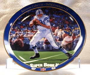 1995 “Johnny Unitas: Champion Colt” Super Bowl V Great Quarterbacks 8" Plate