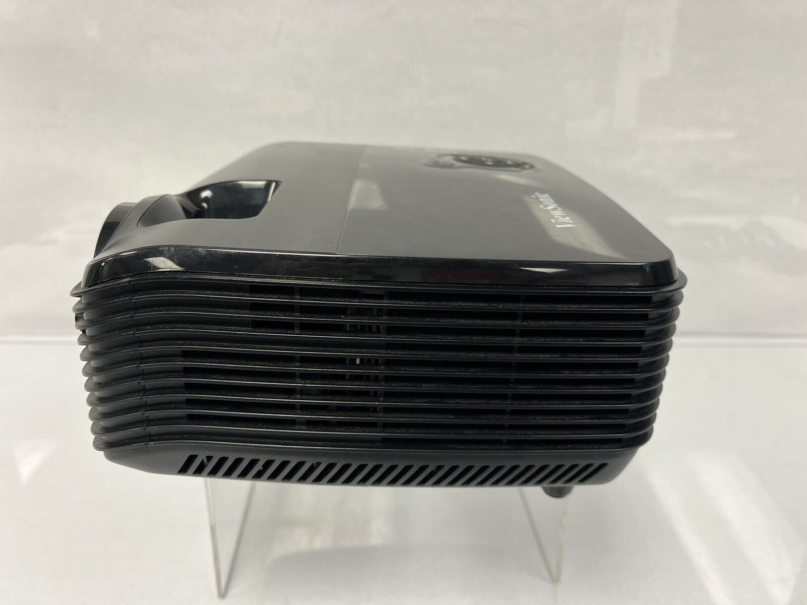 ViewSonic PJD5111 DLP Portable Projector 2500 Lumens No Remote with