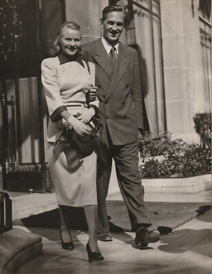 Miss Dorothy Ann Todd (1907-1993) Englische Schauspielerin und ihr Mann 1948