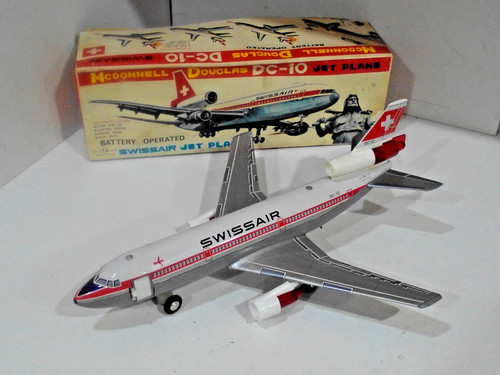 DC 10 SWISSAIR  BATTERY OP JETLINER-W/OPENING DOORS -LIGHTS/N BOX/NEW CON/WORKS