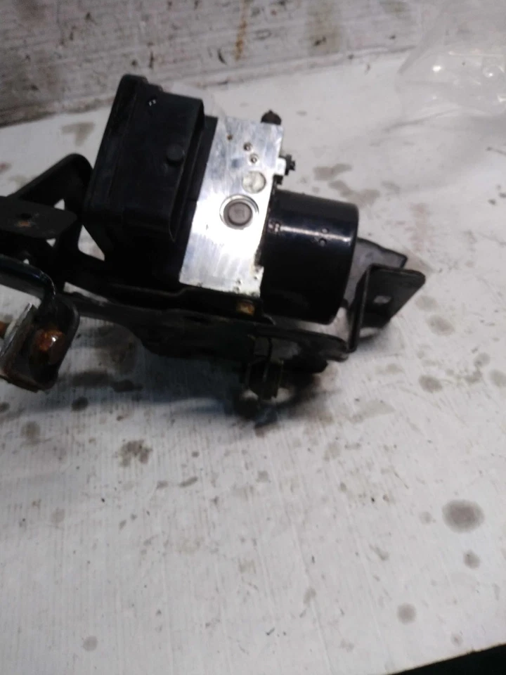 Conjunto de bomba y motor ABS usado se adapta a: Ram Promaster 2017 montaje en ciudad grado A Foto 2 de 4