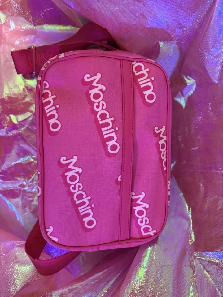 Bolso de Hombro MOSCHINO Barbie Logo Rosa Usado Buen Estado Foto 2 de 4