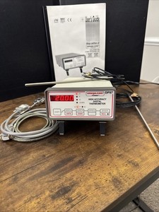 Omega DP97 Dual Probe High Accuracy Digital Thermometers Temperature Calibrator