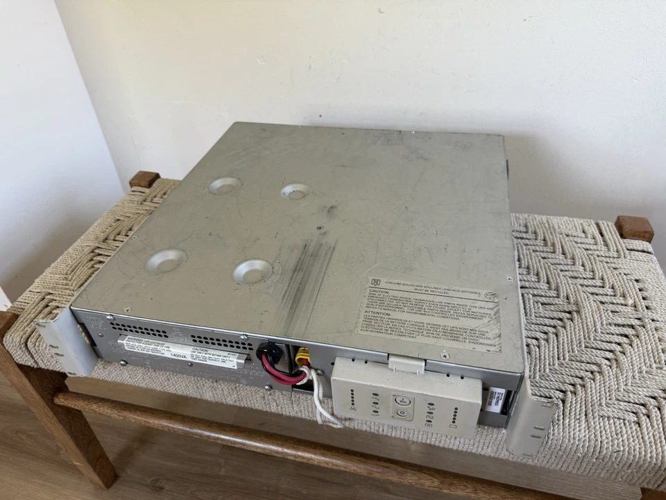 🍊APC Smart-UPS 1400VA 120V RM 2U SU1400RM2U No Batteries REPAIR! - Image 4 of 4