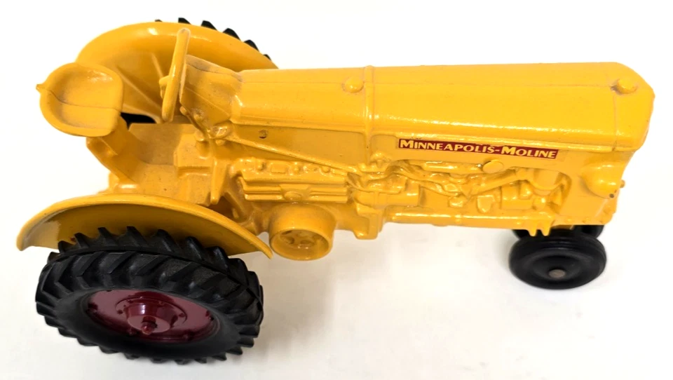 Tractor de juguete vintage SLIK Minneapolis-Moline amarillo fundido a presión finales de los años 50 - 60 Foto 4 de 4