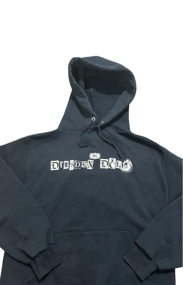 Bonecas Dresden 2004 Vintage Preto com Capuz Gráfico Tamanho Pequeno - Imagem 2 de 4