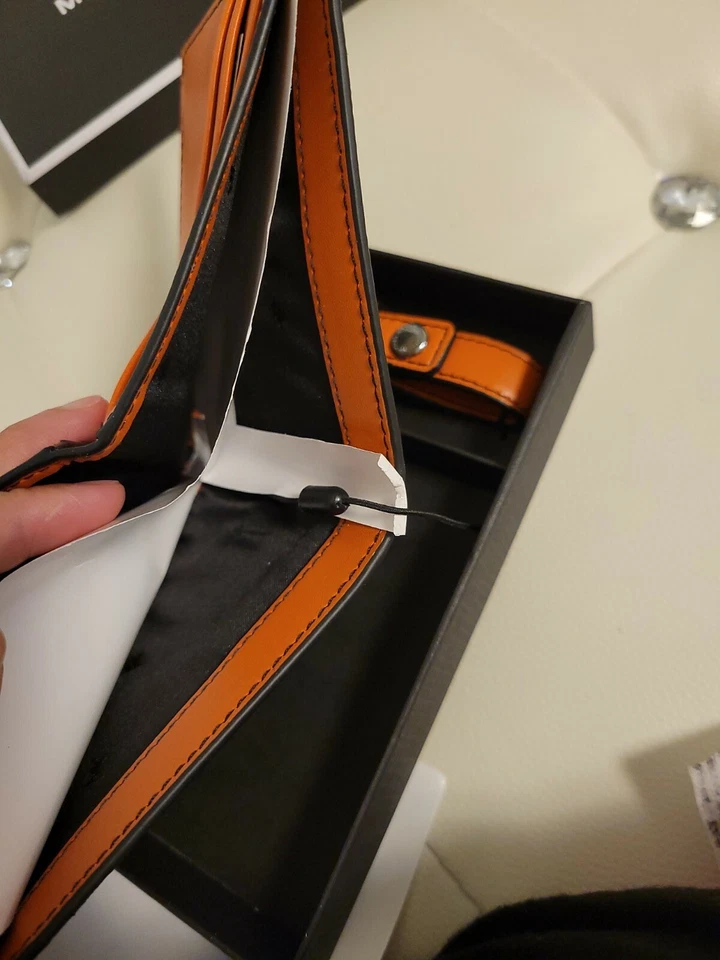 MICHAEL KORS MEN’S WALLET & KEY CHAIN GIFT SET BRN/HMP/ORG MSRP $168 - Image 4 of 4