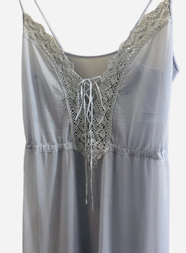 Camisola vintage Sweetdreams by Maidenform azul pálido com cadarço semi transparente tamanho P-EUA - Imagem 2 de 4