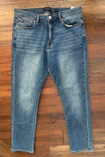 Lucky Brand 410 Athletic Slim Jeans 
