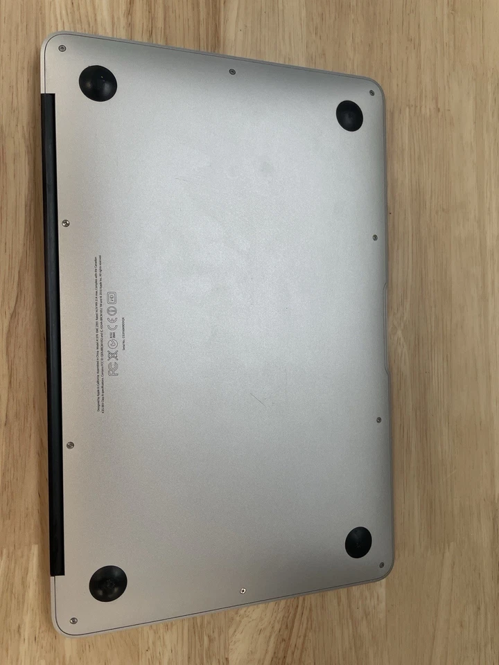 Apple MacBook Air 11” (Late 2010) 1.4GHz Intel Core 2 Duo2GB RAM64GB SSD macOS - Image 3 of 4