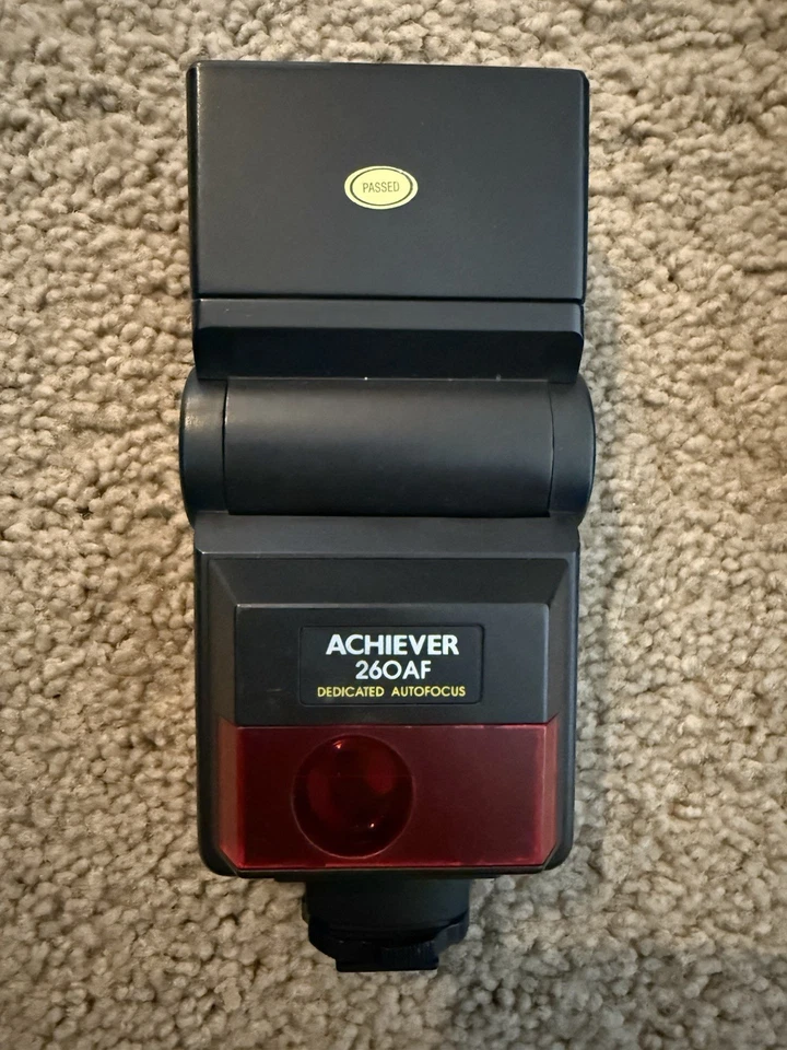 Achiever 260AF Flash System W/ 3 Color Filters *Nikon/Canon/Minolta/Pentax - Image 2 of 4