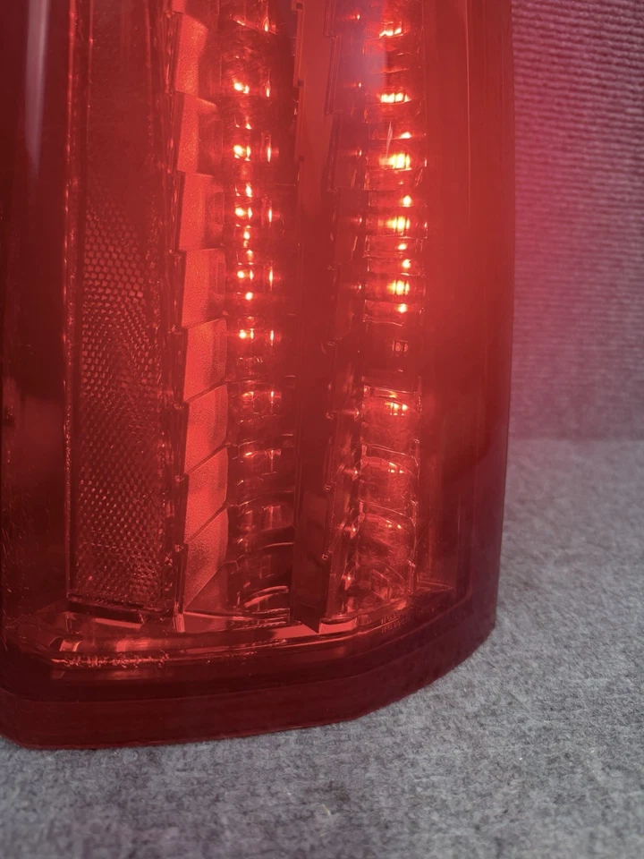 Luz trasera Cadillac STS 2008-2011 lámpara lado derecho derecha OEM LED *Defecto* Foto 4 de 4