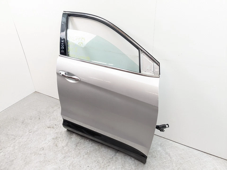 HYUNDAI SANTA FE MK3 DOOR FRONT RIGHT DRIVER SIDE IN SLEEK SILVER 2014 - Image 2 of 4