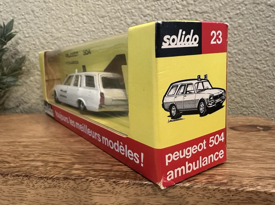 Ambulância Solido Peugeot 504 nº 23 escala 1/43 - Imagem 4 de 4