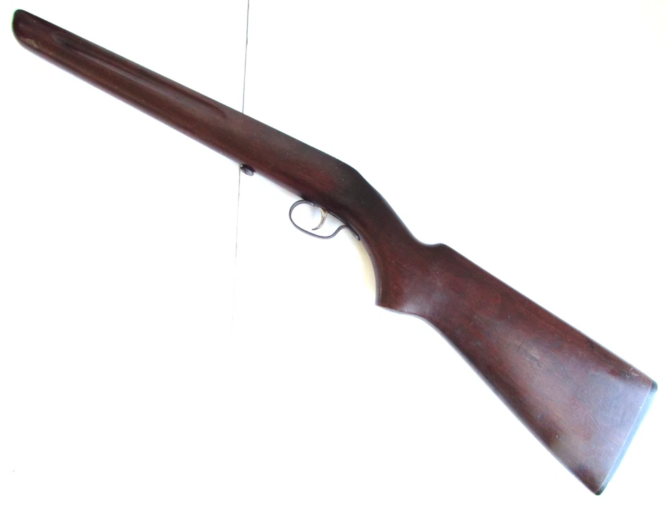 Culata de nogal modelo 67 Winchester temprana con ranura para dedos, placa trasera y gatillo Foto 2 de 4