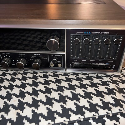 JVC FM-AM stereo receiver VR-5551 TESTED RARE VINTAGE COLLECTIBLE