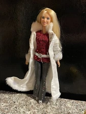 Hannah Montana - 2009 Holiday  (MILEY CYRUS) Barbie Doll Sings