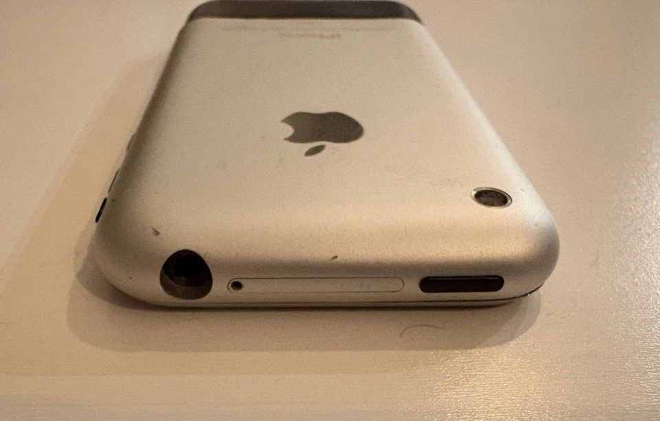 Apple iPhone 2G 8Gb (1st generation 8GB) - Immagine 4 di 4