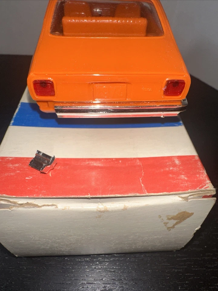 Chevy Vega 1974 promoción naranja con caja Foto 3 de 4