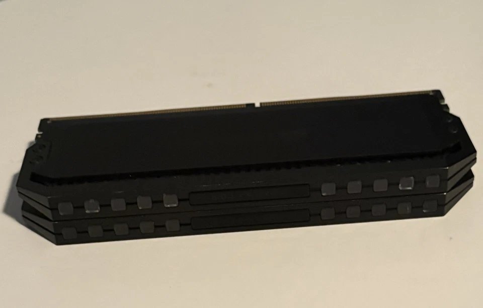 Corsair Dominator Platinum RGB 2x16GB (32GB) DDR4 3200MT CMT64GX4M4C3200C16 - Image 4 of 4