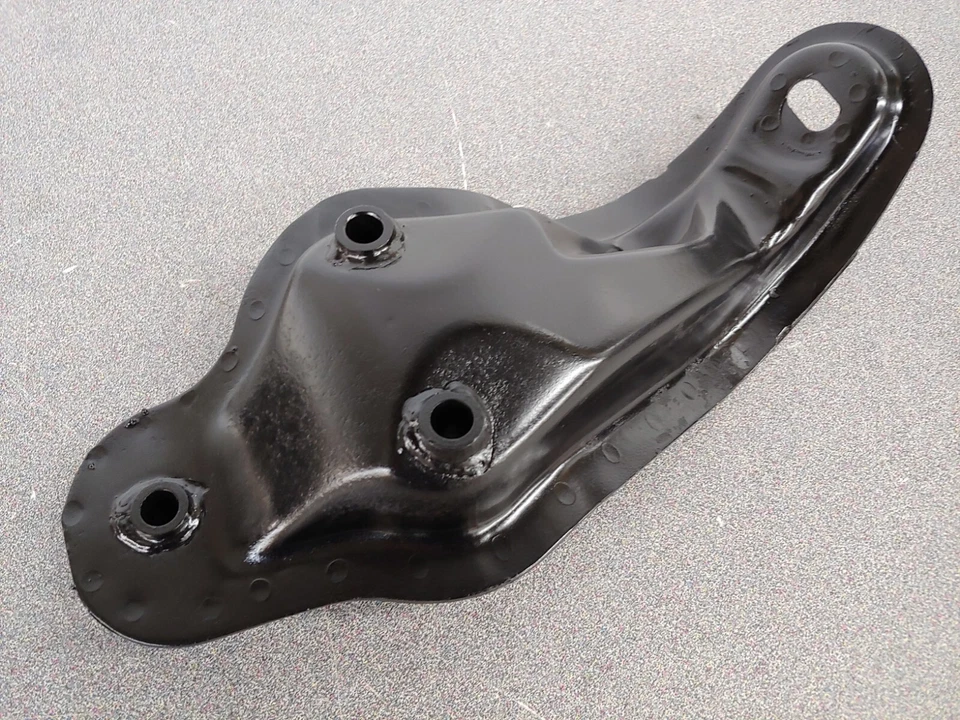 EXCELLENT USED ORIGINAL GENUINE PORSCHE 924 LEFT SIDE MOTOR MOUNT STEEL NLA - Image 2 of 4