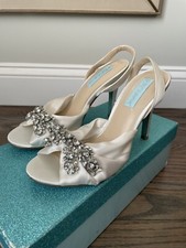 Betsy Johnson Ivory Satin SB-Briel Women  s Dressy Shoes US Sz 6.5