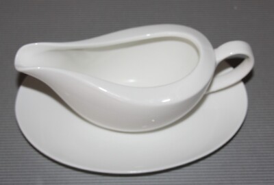 Maxwell Williams white basics  kleine Saucière - Buttersaucière mit Unterteller